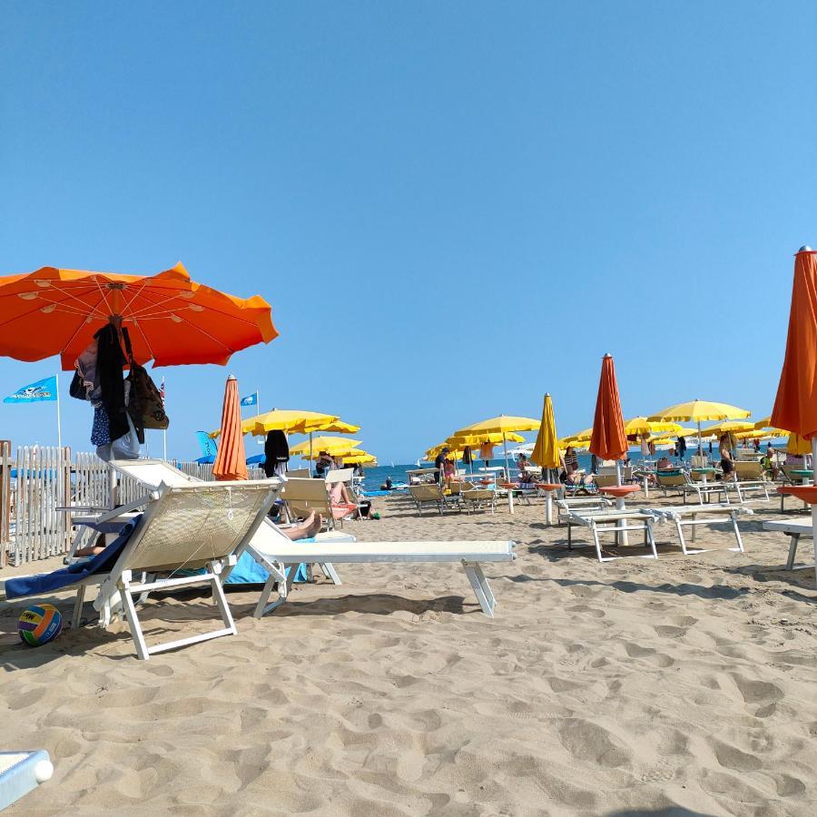 Villa Romana Lignano Sabbiadoro Buitenkant foto
