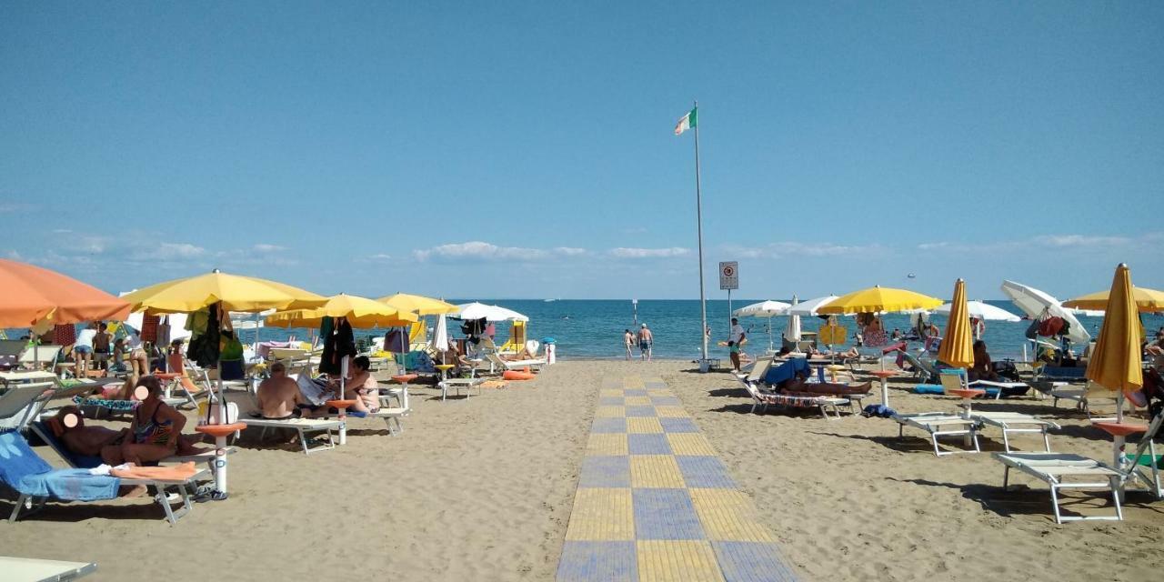 Villa Romana Lignano Sabbiadoro Buitenkant foto